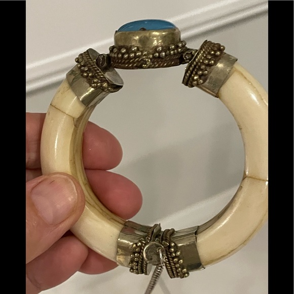 COPY - Vintage Bone Hinged Bracelet - Picture 7 of 7